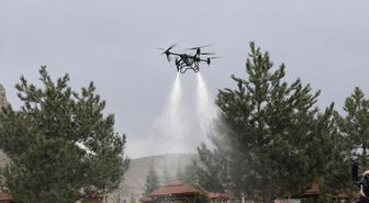Sivas Belediyesi kenelere ve haşerelere karşı dronla ilaçlama yaptı