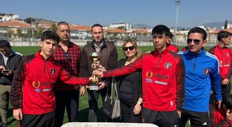 Söke Gençlerbirliği U-16 ve U-18 takımları kupalarını aldı