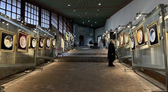 Songül Acer'in 'Aynı Sırda Buluşanlar' sergisi, Yeni Camii Hünkar Kasrı'nda açıldı