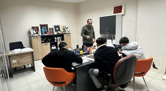 Suça yönelmelerini önlemek için çocukları sanatla buluşturuyorlar