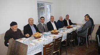 Taşova Belediye Başkanı Özalp Devre köyünde vatandaşlarla iftar yaptı