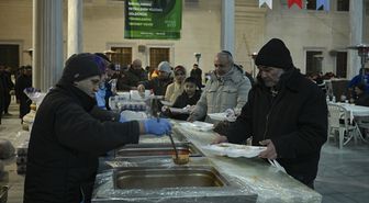 TDV, Kocatepe Camisi'nde yaklaşık 2 bin kişilik iftar sofrası kuruyor