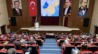 Tekirdağ'da 'Kayıp Coğrafyanın İzinde Doğu Türkistan' konulu konferans düzenlendi