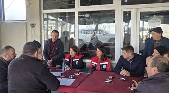 Tekirdağ'da üreticilerle buluşan ekipler tarımsal bilgilendirme yapıyor