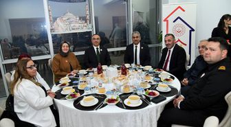 Tekirdağ Valisi Soytürk, koruyucu aileler ve çocuklarla iftar yaptı