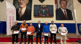 Tıp Bayramı Voleybol Turnuvası'nda kupa ve madalyalar sahiplerini buldu