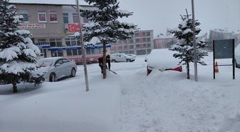 Tokat'ın ilçelerinde kar yağışı etkisini sürdürüyor