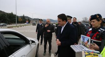 Tokat Valisi Köklü, Tokat-Niksar kara yolunda trafik denetimine katıldı