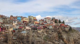 Torosların 7 bin nüfuslu ilçesinde yaşlıların sofrasını belediye ekipleri kuruyor