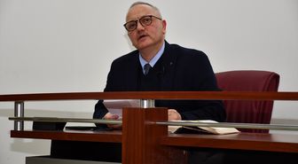 Trabzon'da, 'Dünya medeniyet tarihi ile İslam tıp tarihi arasındaki etkileşim' konferansı düzenlendi
