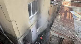 Trabzon'da evde çıkan yangında 3 kişi dumandan etkilendi