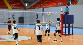 Trabzon'da okul sporları voleybol yarı final müsabakaları başladı