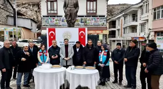 Tunceli'de Hızır ayı dolayısıyla vatandaşlara lokma dağıtıldı