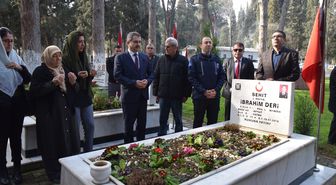 Turgutlu'da 18 Mart nedeniyle şehitlikte anma programı düzenlendi