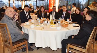 Turgutlu'da çocuklar ve huzurevi sakinleri iftarda buluştu