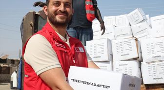 Türk Kızılay, Sudan'da 15 bin gıda kolisi dağıttı ve 40 bin kişiye iftar verdi