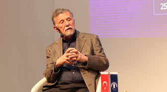Türkiye Bilişim Vakfı Başkanı Eczacıbaşı, İzmir'de Dönüşüm Sahnesi'ne katıldı