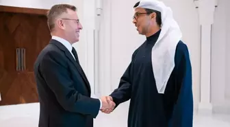 Türkiye'nin Abu Dabi Büyükelçisi Göktaş, BAE Devlet Başkan Yardımcısı Şeyh Mansur ile görüştü