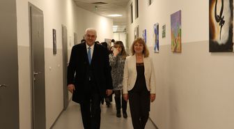 Türkiye'nin Sofya Büyükelçisi Uyanık, Bulgaristan'da liseli gençlerle bir araya geldi
