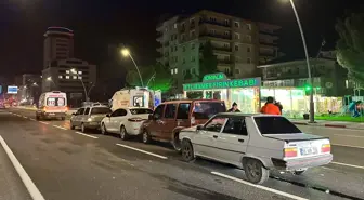 Uşak'ta zincirleme trafik kazasında 6 kişi yaralandı