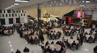 Uşak Valisi Kartal, şehit yakınları ve gazilerle iftarda buluştu