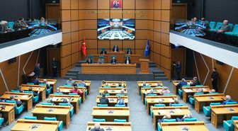 Üsküdar Belediye Meclisinde, belediye başkanına borçlanma yetkisi verilmesi teklifi tartışıldı