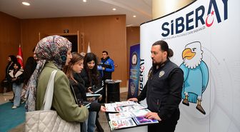 Van'da 5 bin üniversite öğrencisine 'IBAN kiralama' dolandırıcılığı anlatıldı