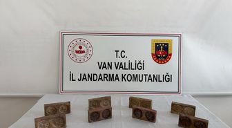 Van'da ham maddesi altın olan 8 tarihi eser ele geçirildi