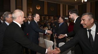 Yeniden Refah Partisi Genel Başkanı Erbakan, partisinin iftar programına katıldı