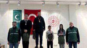 Yeşilay Düzce Şubesi'nin düzenlediği satranç turnuvası sona erdi