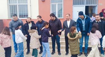 Yeşilyurt'ta öğretmenler öğrencilerle bayramlaştı