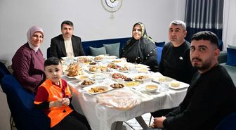 Yıldırım Belediye Başkanı Yılmaz, şehit Samet Çaldır'ın ailesiyle iftar yaptı