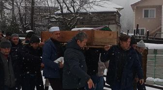 Zonguldak'ta hafif ticari aracın çarpması sonucu ölen kadının cenazesi Düzce'de toprağa verildi