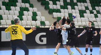Zonguldak'ta kadın polisler, 8 Mart'ı görev başında karşıladı