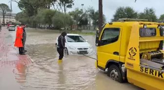 Antalya'da debisi yükselen derelerde taşkın riski oluştu, meteoroloji sel uyarısı yaptı