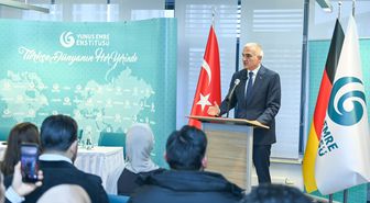 Bakan Ersoy, Berlin'de Yunus Emre Enstitüsü'nü ziyaret etti
