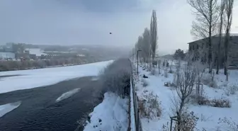 Kar durdu, Ardahan soğuk havaya teslim oldu