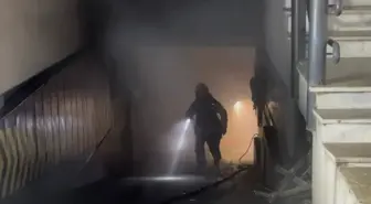 Maltepe'de oto tamirhanesinde yangın; 3 kişi dumandan etkilendi