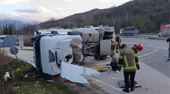 Refüje devrilen tankerin sürücüsü öldü