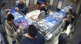 Sahte altın zinciri bozdurmak istedi o anlar kameralara yansıdı
