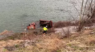 Traktör Kızılırmak'a yuvarlandı: 1 ölü, 1 yaralı