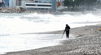 Antalya'yı sağanak vurdu; 7 ilçede okullar tatil edildi
