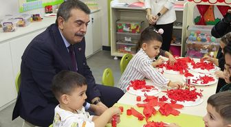 Bakan Tekin, Beykoz Belediyesi Sevgi Bahçesi Anaokulu'nu ziyaret etti