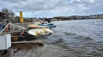 Bodrum'da tekneler kıyıya sürüklendi