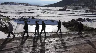 37 yıl sonra köylerine geri döndüler, gördükleri karşısında kahroldular