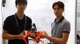 Lise öğrencileri, görme engelli bireyler ve kolluk kuvvetleri için nesne tanıyan robot köpek geliştirdi