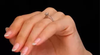 Pırlanta Tektaş Yüzük: Sonsuz Aşkın Ve Zarafetin Sembolü