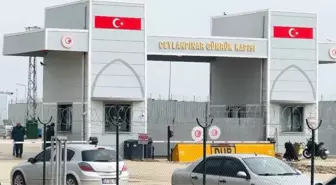 STK temsilcileri kapatılacak gümrük kapıları için sınırda toplandı