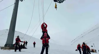 Van'da nefes kesen çığ tatbikatı gerçeği aratmadı
