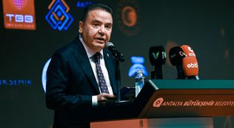 Antalya Büyükşehir Belediye Başkanı Muhittin Böcek yeniden hastaneye kaldırıldı